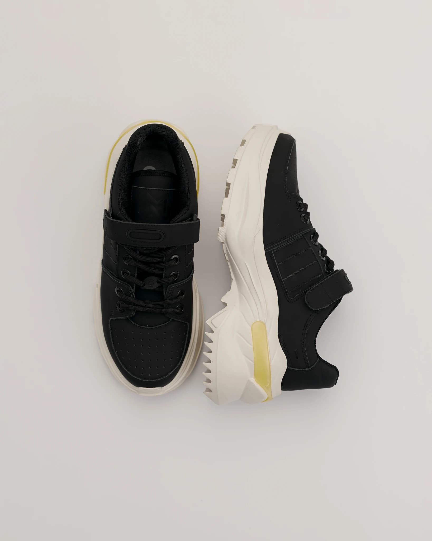 Sneakers MS Black Sneakers White 1000-1