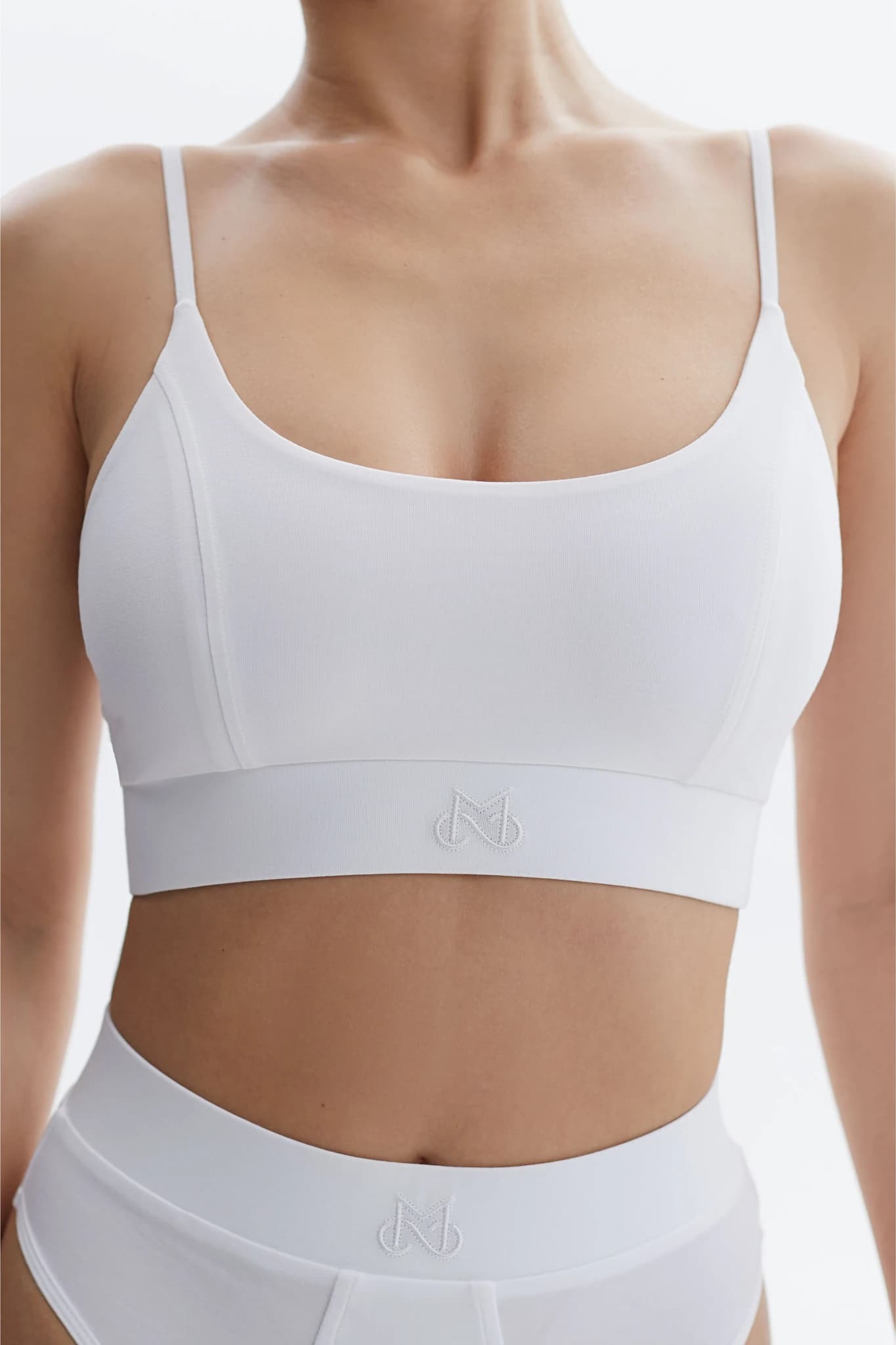 Top Base White 5